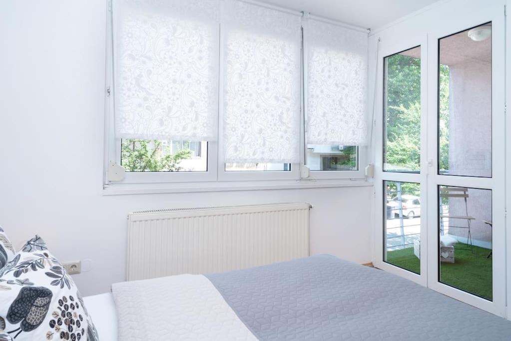 Ferienwohnung Ap. With Free Parking Near Budapestcongress Centre Exterior foto