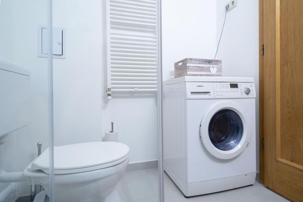 Ferienwohnung Ap. With Free Parking Near Budapestcongress Centre Exterior foto